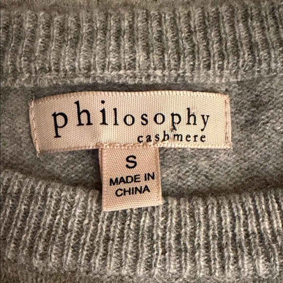 ⭐️Philosophy Gray Cashmere Sweater⭐️ - Picture 2 of 5
